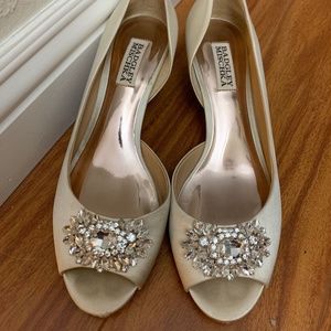 BADGLEY MISCHKA Peep Toe Kitten Heel Evening Shoes
